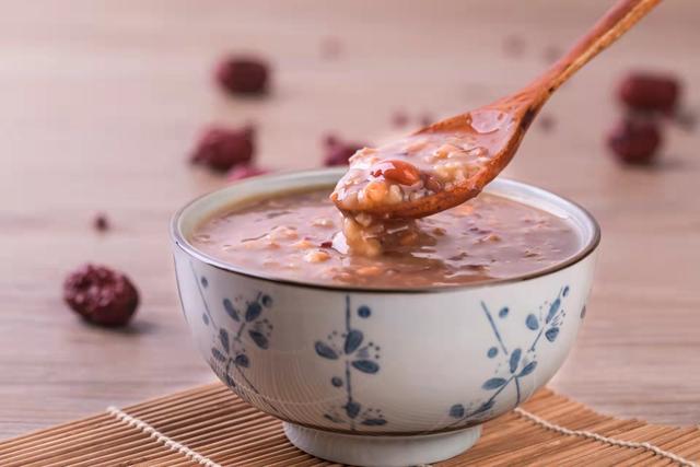 腊八是什么时候，腊八是指几月几日（今日腊八！过了腊八就是年~）
