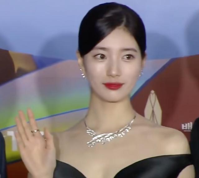 韩国红毯女明星有多敢穿，韩国红毯穿搭过于朴素