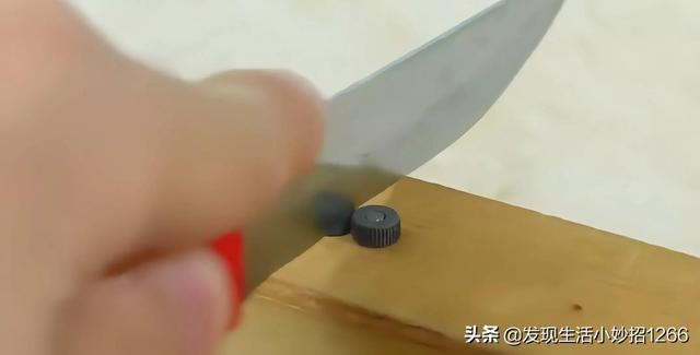 手机进水了怎么处理，分享20个生活小妙招（手机进水的紧急处理方法）