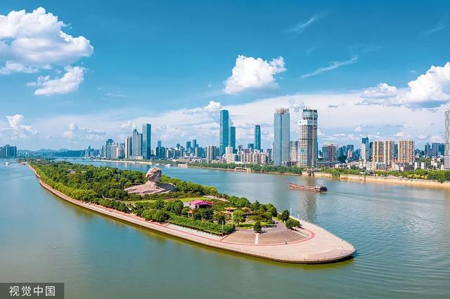 万亿gdp城市排名，24座万亿城市前三季度增量排名