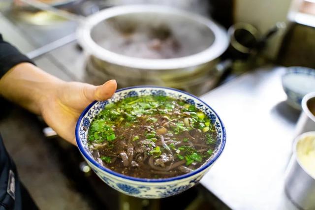西安十大美食排名，盘点西安城内不可错过的十大美食（西安“十大特色美食”）