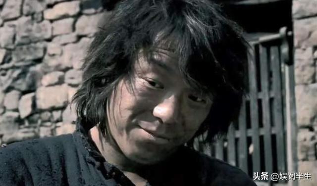 年龄和颜值不成正比的几位明星，明明长得不好看