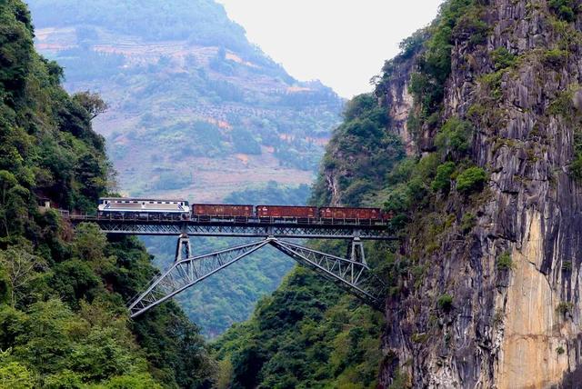 川滇铁路历史，世界上最长的米轨-滇越铁路