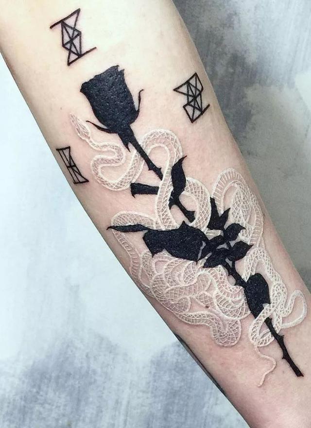 纹身隐形图案，鸽子血不一定能满足你