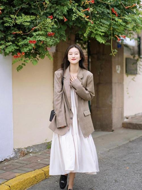 春天穿什么衣服，春天这样搭配衣服不仅时髦还显高（除了衬衫和西装以外）