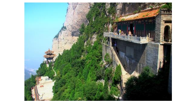 绵山自然风景区在哪里，山西晋中绵山：步步有景