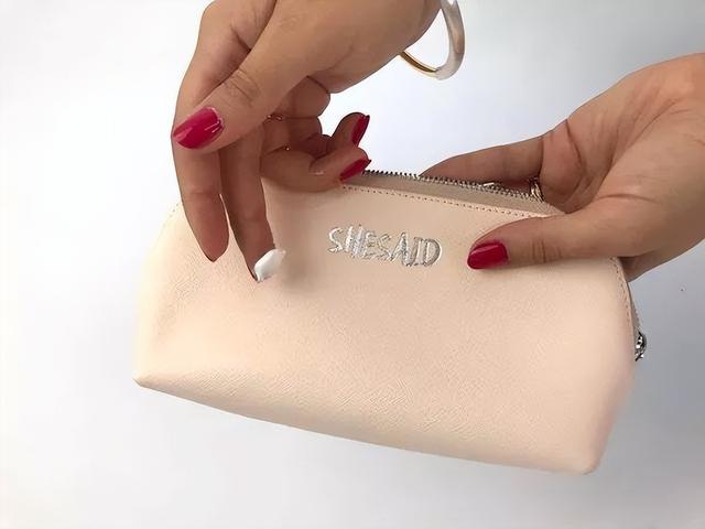 过期的护肤品还能用吗，过期不久的护肤品到底还能不能用（你家的化妆品过期了吗）