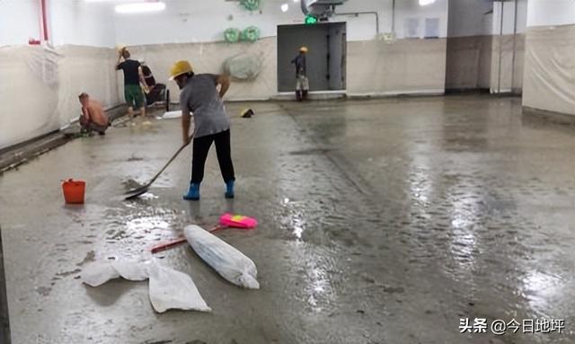 水泥地面起砂原因及处理办法，水泥地面起沙起砂怎么处理