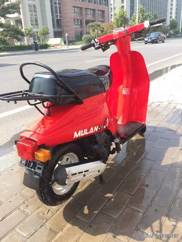 厦门轻骑摩托车，轻骑摩托车种类介绍（轻骑牌15型摩托车送电报的摩托车）