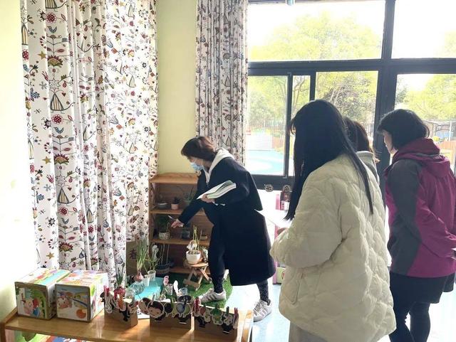 幼儿园自然角在线研讨，小小自然角春意盎然中