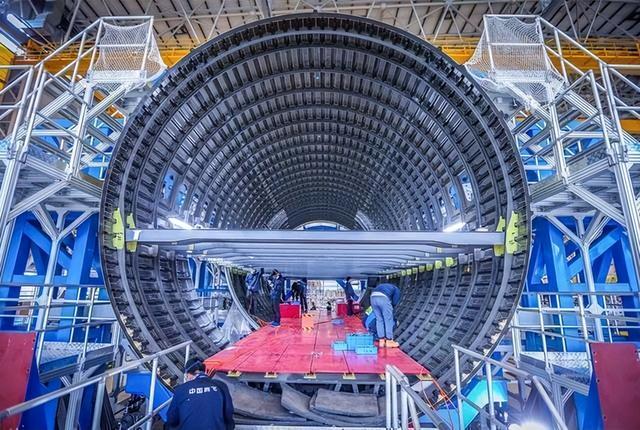 俄罗斯c929大型客机，俄罗斯航空工业遭遇全面冻结