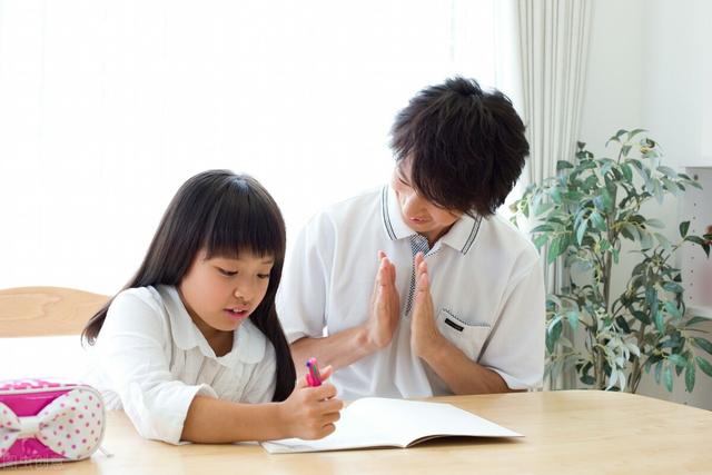  如何安慰抑郁的人，抑郁症患者最难受时如何安慰（学会4个开导方法）