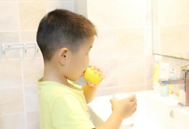 儿童六龄齿会换么，儿童换牙早好还是晚好