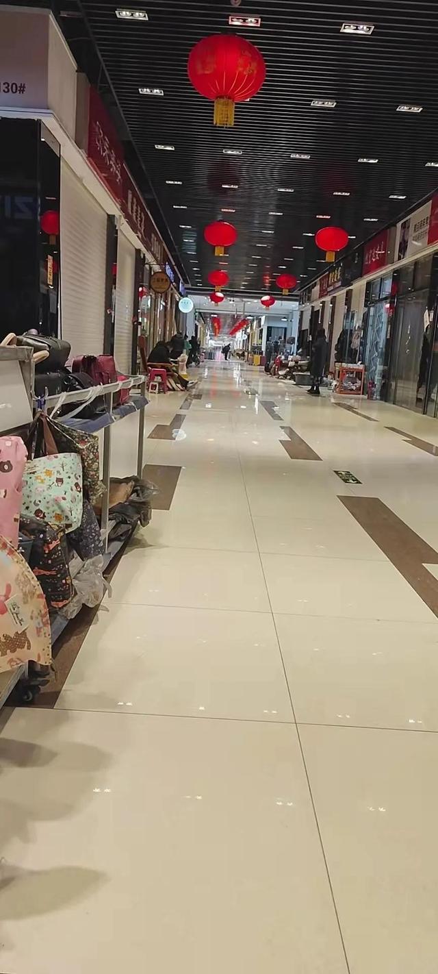 白沟最好的箱包城，白沟和道国际箱包城我走了