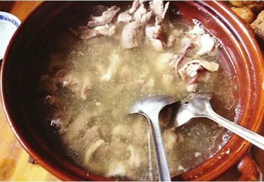 云南十八怪美食，云南最难忘的十道美食（云南十八怪之牛奶做成片片卖）