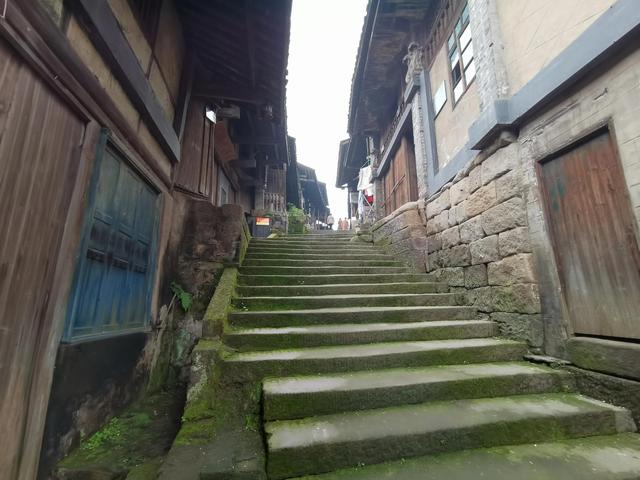 重庆主城周边古镇旅游推荐，我先给你推荐最值得游览的这二十三座