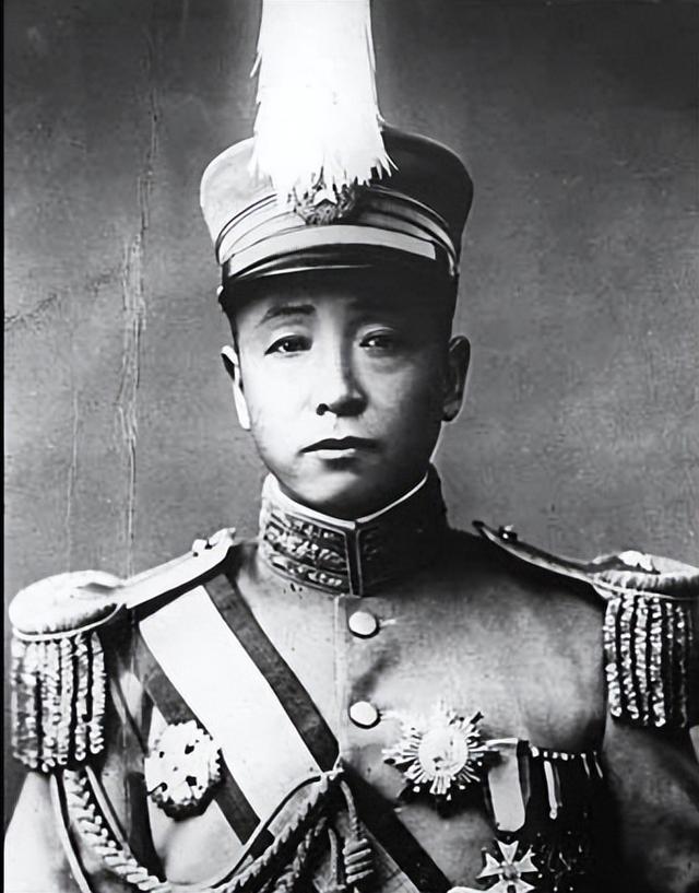 张学良扔银元杀杨宇霆，张学良六掷银元杀杨宇霆