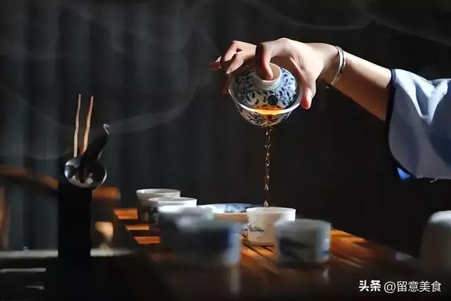 10种茶的冲泡方法，泡茶直接倒热水