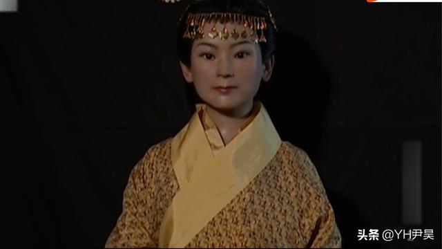 清代古墓发现奇怪女尸，历经百年五官却清晰可见