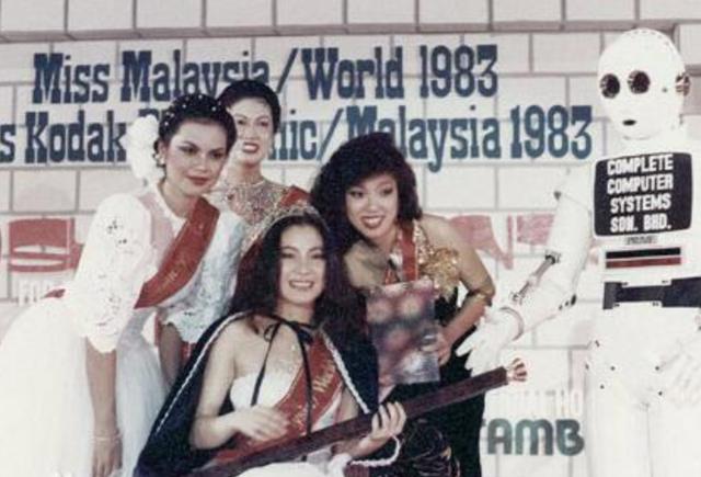 杨紫琼晚年生活，杨紫琼膝盖变形