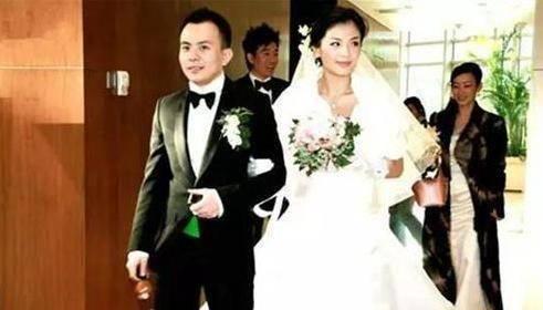 刘涛与她的丈夫情况，被抛弃后奋发图强