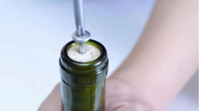 白醋的10个小妙用，把白醋倒在手心一搓