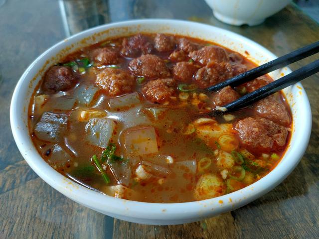 河南洛宁凉粉汤，洛宁美食之凉粉汤