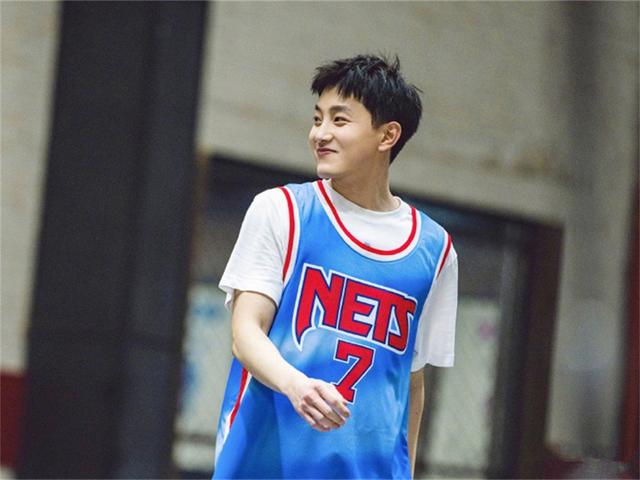 快男城堡生活直播，十位快男现状