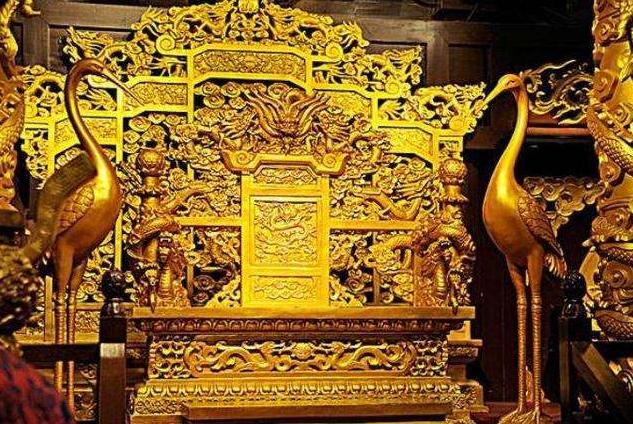 老农有座祖传金丝楠木屋，湖北一金丝楠木屋估值8亿