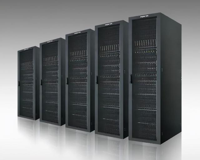 22u的机柜和24u的机柜区别，1U2U3U