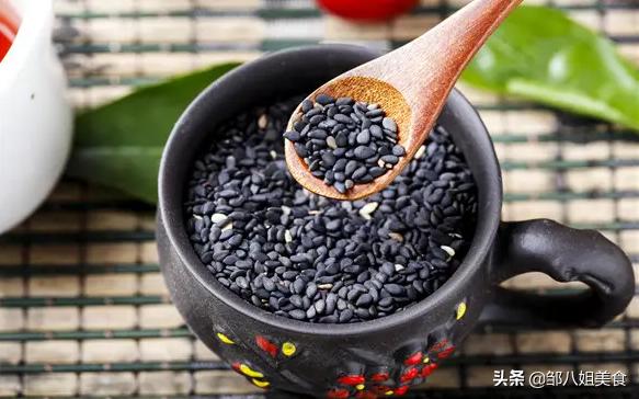 老年人吃什么补钙，中老年人补钙每天要喝多少牛奶（常吃这5种食物）