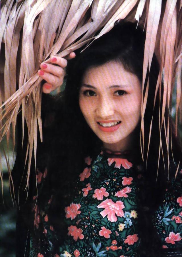 没有整过容的女明星，90年没整过容的女明星（“不老女神”现原形）