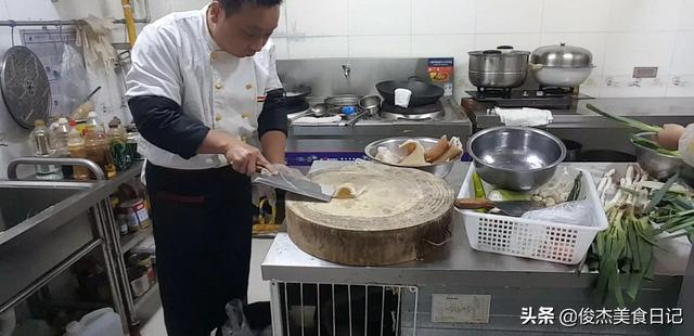 制作肉皮冻方法，做肉皮冻的快速方法（这才是猪皮冻的正确做法）