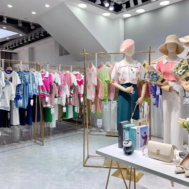 小香风女装-鑫温服装，时尚潮牌CK小香风