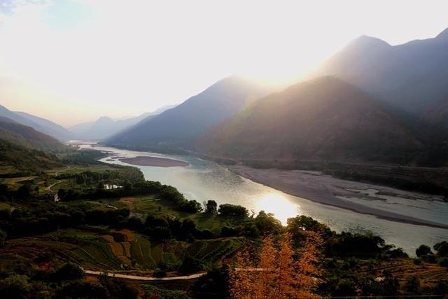 云南丽江旅游攻略详细介绍，云南丽江旅游自由行实用攻略