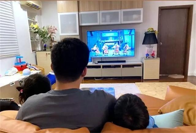 240hz和60hz对比，看懂此文你就懂了240Hz到底是什么啦