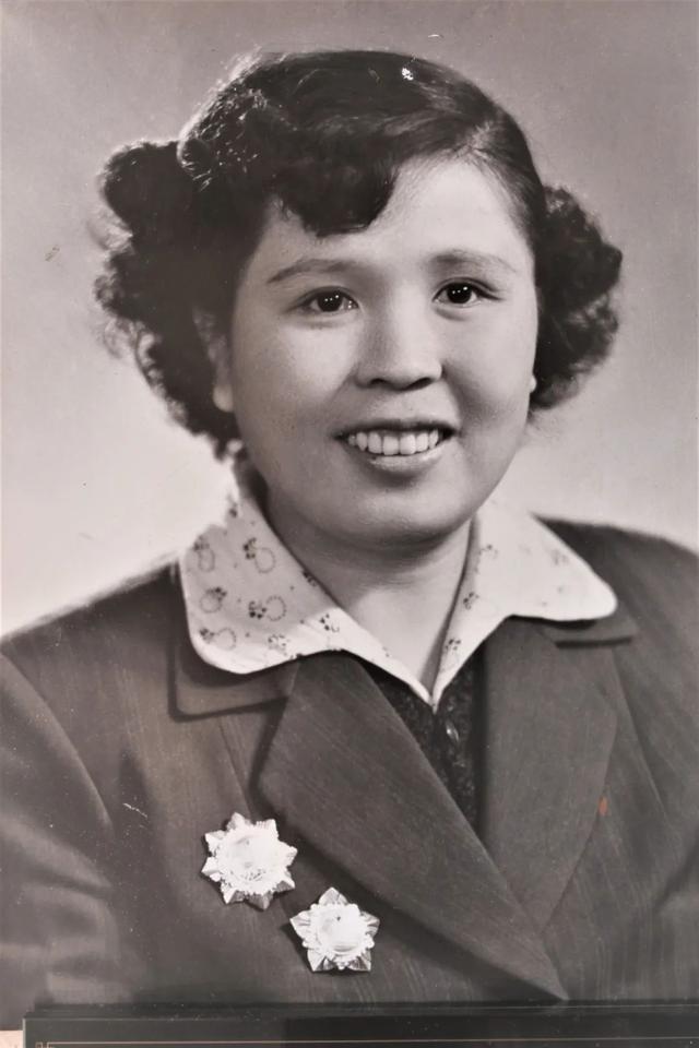 卫国戍边英雄事迹国防部，百万国人祭奠卫国戍边英烈肖思远