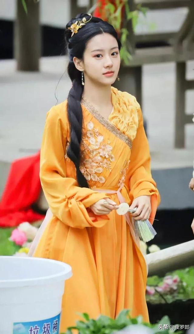 年轻漂亮的包上恩被导演们力捧，包上恩以前（时尚黑洞的她凭什么被陈奕迅宠上天）