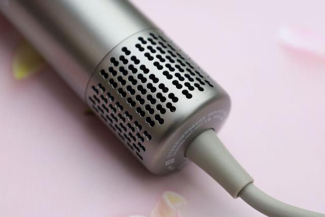 直白吹风机各个系列，有了它告别毛糙