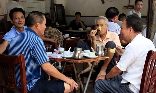 海南特色美食小吃，海南最有名的八大小吃（海南十大特色小吃可以打包）