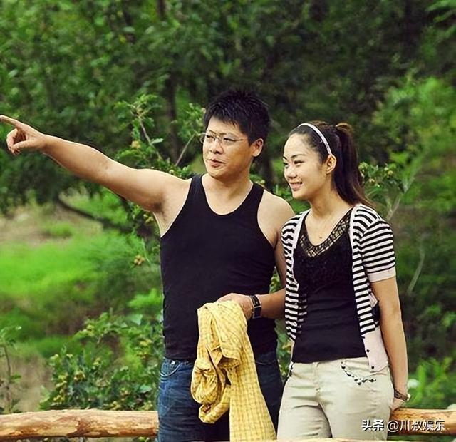 贺树峰和毕畅结婚照，贺树峰和毕畅相继退出本山传媒