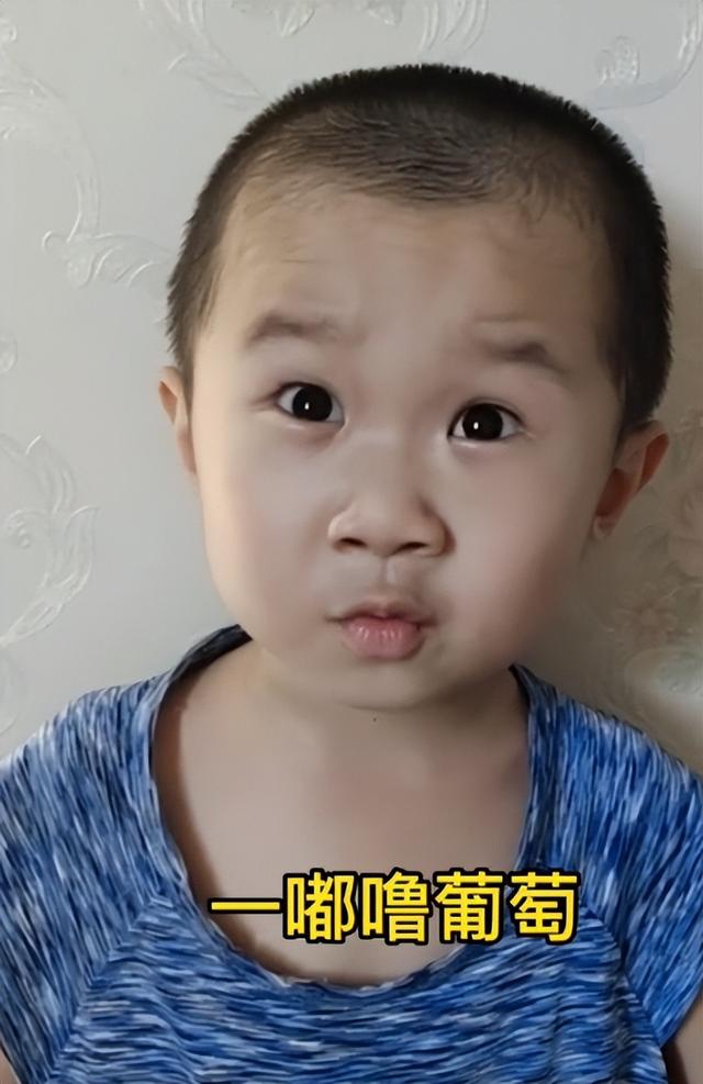 小娃娃惊讶表情包，火遍全网的表情包萌娃