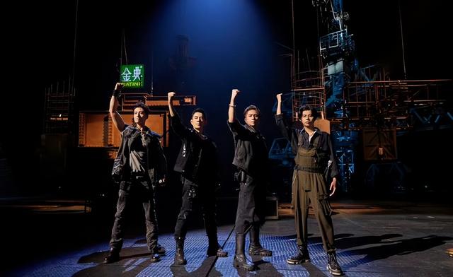 披荆斩棘的哥哥，披荆斩棘的哥哥们（披荆斩棘的哥哥）