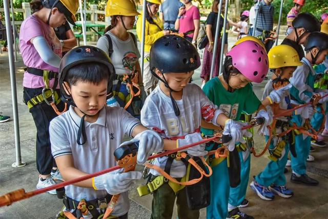 上海贡嘎山环线户外探险运动，香格里拉大环线