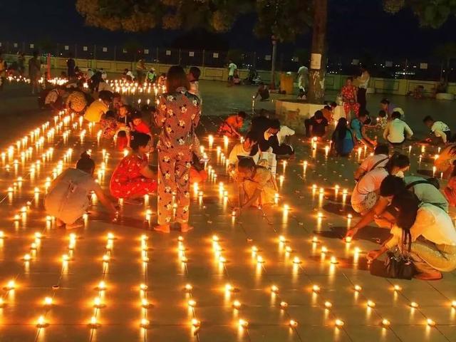 缅甸点灯节完整，实拍缅甸点灯节盛况