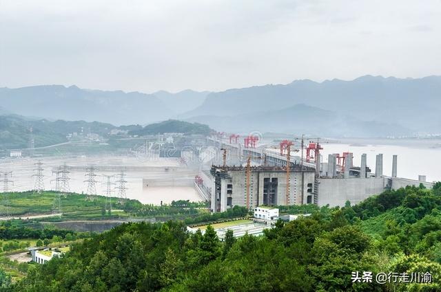 三峡属于四川重庆吗，长江三峡指的是哪三峡