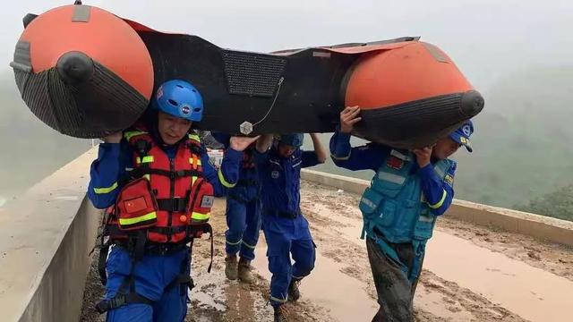 云南消防官兵表扬志愿者，保山4人荣获“云岭百名优秀消防志愿者”表彰