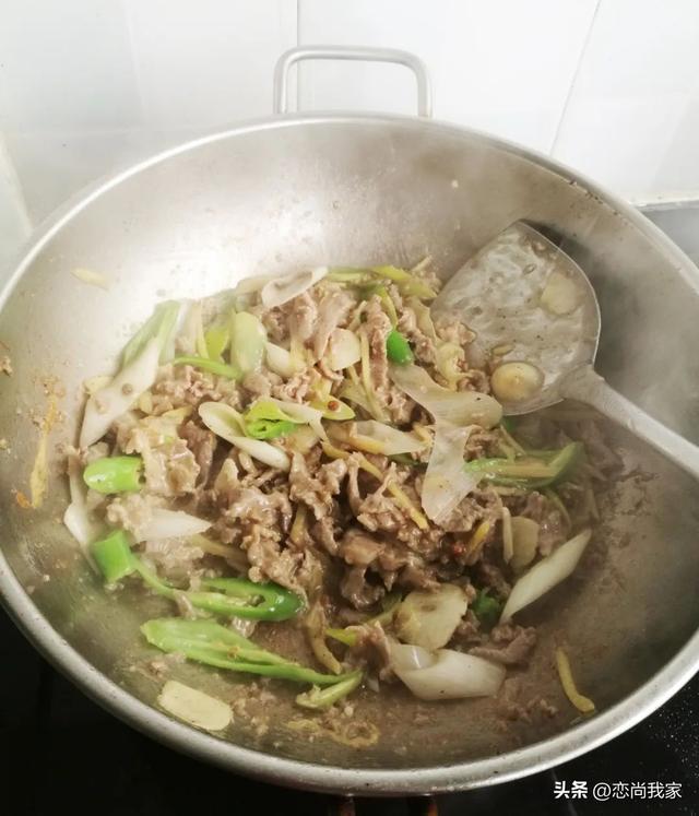羊肉配什么菜好吃，这个季节吃羊肉配什么菜好吃（羊肉片别总是涮着吃）