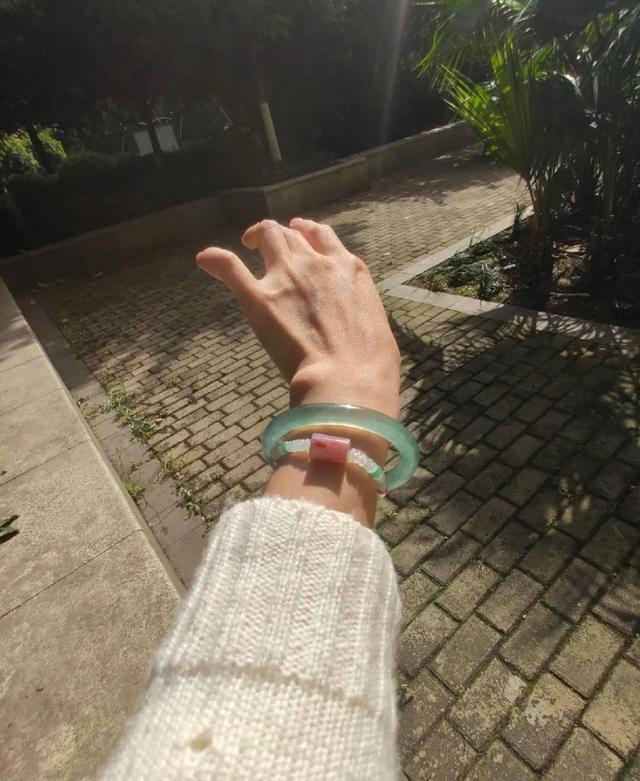 性价比高的翡翠手镯排名前十，性价比翡翠手镯分享
