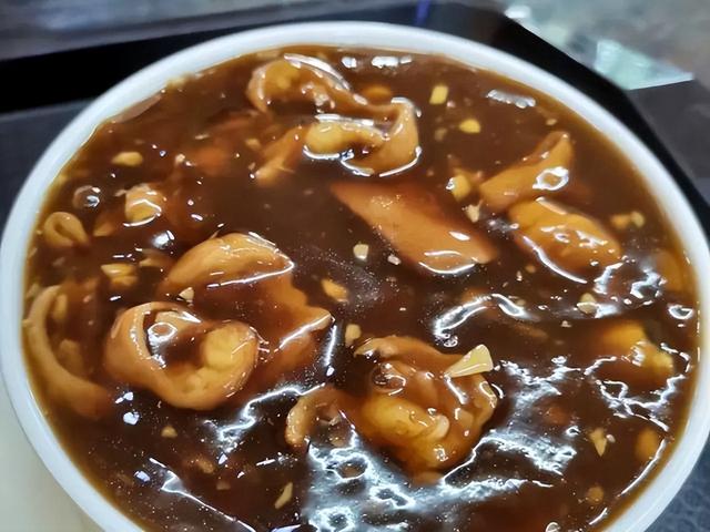 介绍一种特色美食北京烤鸭，北京烤鸭太好吃了